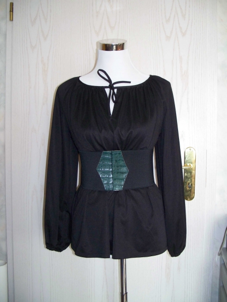 VINTAGE// Weite schwarze 70er-Bluse (langärmlig) von *Trevira*