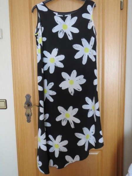 Kleid mit Jäckchen, Gr.42/44, schwarz-weiß