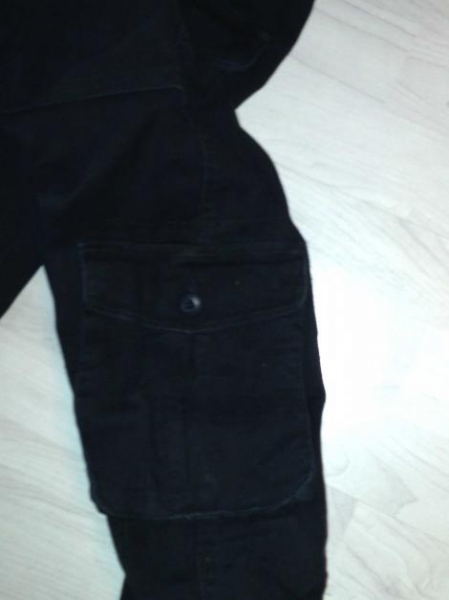 Schwarzehose von der Marke Surplus