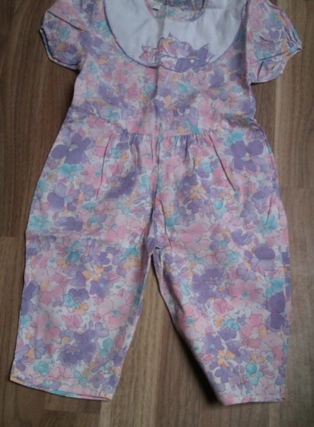 süßer Overall mit Blumenmuster