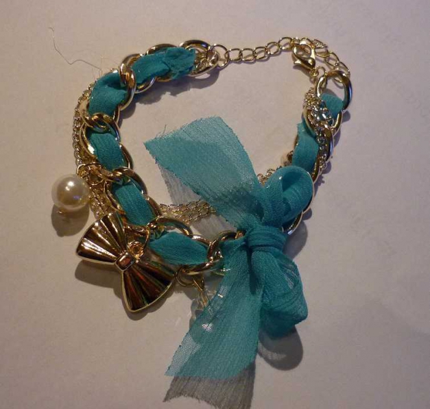 Armband mit Kettchen