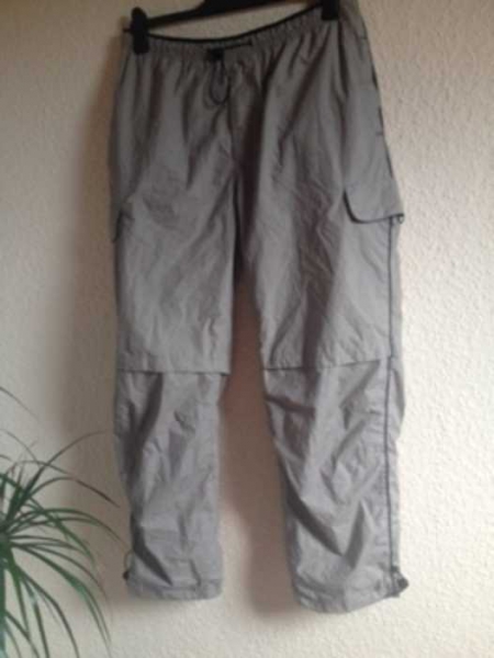 hose mit vielen taschen