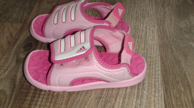 Adidas Badesandalen Gr.25