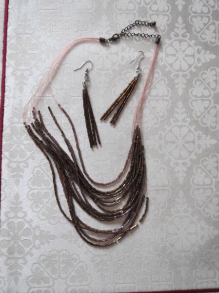 Kette mit Ohrringe, neu, sehr schick