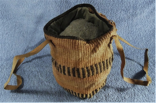 Umhängetasche aus Natur-Cord - ca. 33 cm breit / 30 cm lang