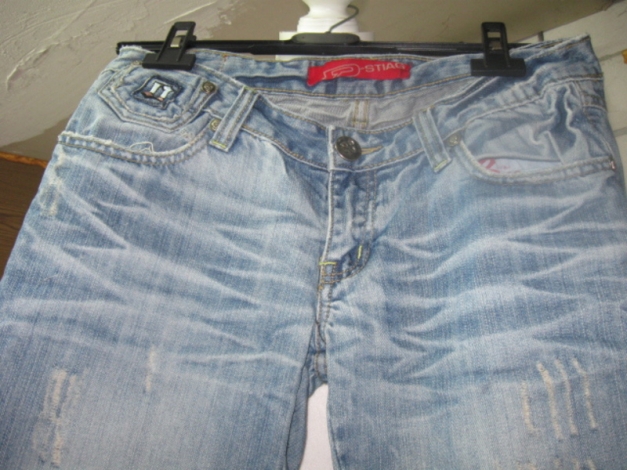 *** Genial ~ Jeans ~ Bermuda ~ Nieten *** 