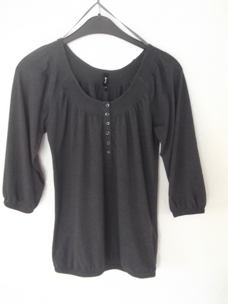 Modernes Shirt 