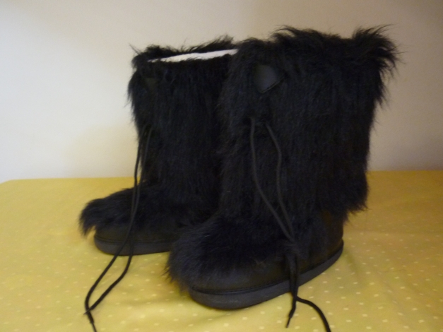 Moonboots - Yeti - Fell - Stiefel schwarz , Gr. 38/39