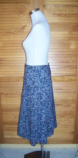 VINTAGE// Blauer Midirock aus Baumwolle gemustert mit Blumen von *Jung Model* Uni Gr. 38/ 40
