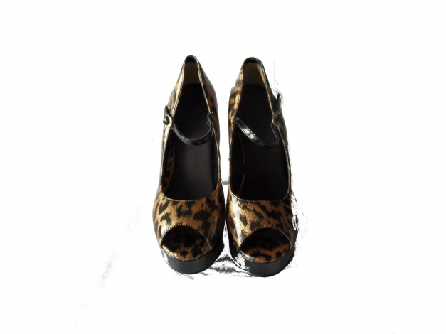 Steve Madden Peeptoe Wedges Gr. 38 mit Leomuster schwarz Lack
