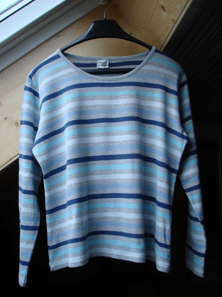 gestreiftes Shirt