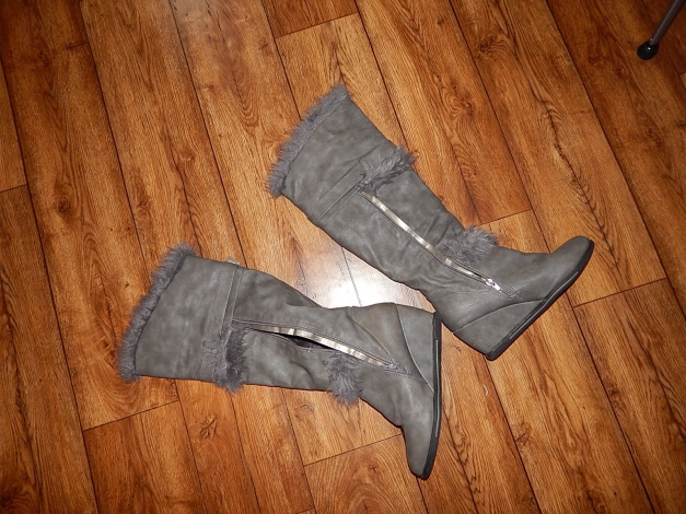 Echt toller grauer Stiefel Gr. 40 von Emilia