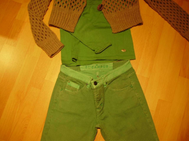 Campus  süße Röhrenjeans  grün Karos 27 XS