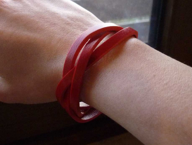 Rotes Kunstleder-Armband