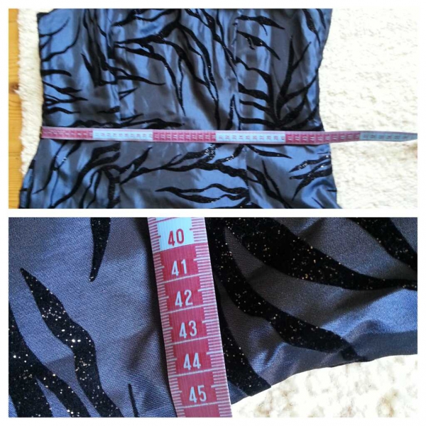 Dunkelblaues bodenlanges Abendkleid mit leicht ausgestelltem Rockteil und schwarzer Samtmusterung + kurzärmeligem Bolerojäckchen Gr. 42/M