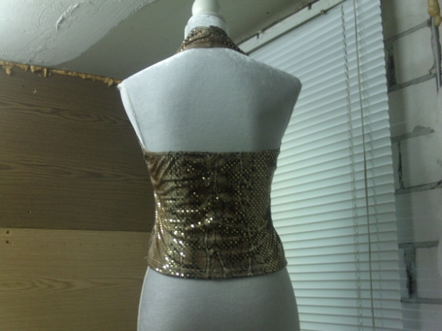 *** Neckholder ~ Partytop ~ Pailetten ***