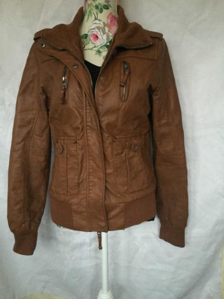 Braune Lederjacke