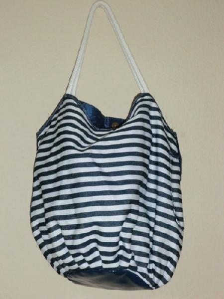 Tasche im Marine-Look