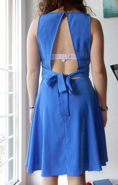 Wunderschönes Abendkleid mit Rückenausschnitt