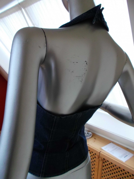Jeans Weste Gilet eng auf Figur