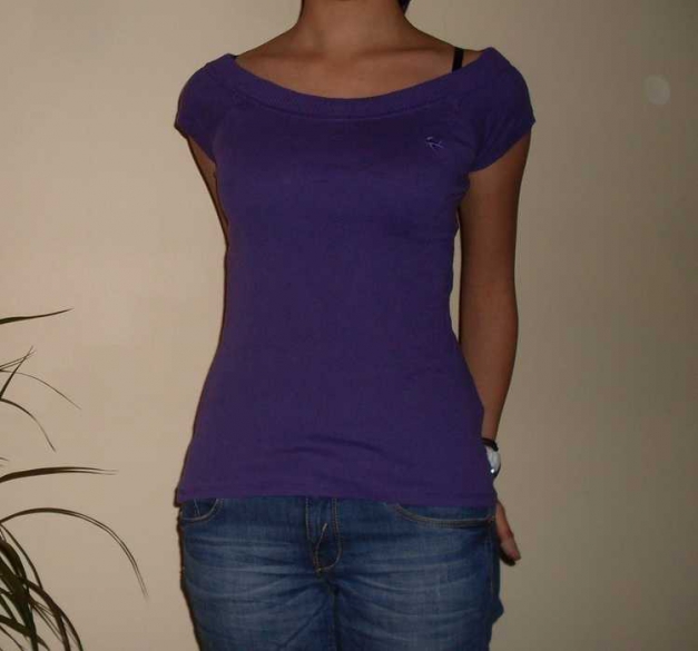 lila t-shirt