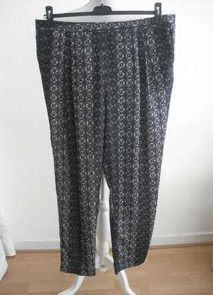 Gemusterte Hose, Loose Fit, Baggy / Haremsstyle / Chino