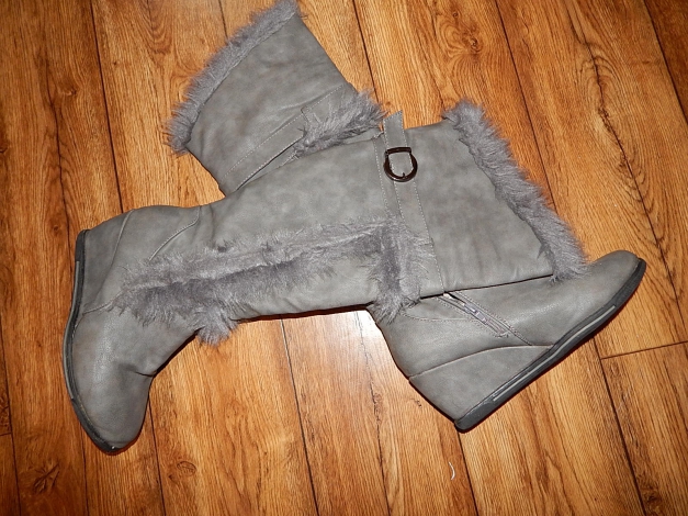 Echt toller grauer Stiefel Gr. 40 von Emilia