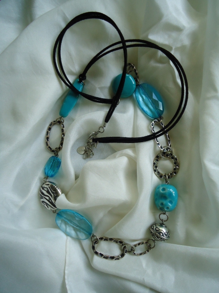 Modeschmuck Halskette mit türkisen Steinen