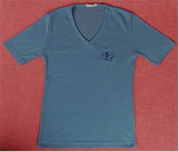 blaues T-Shirt von Cherie exquisit - mit V-Ausschnitt , Schiffchenbild - Gr. 42