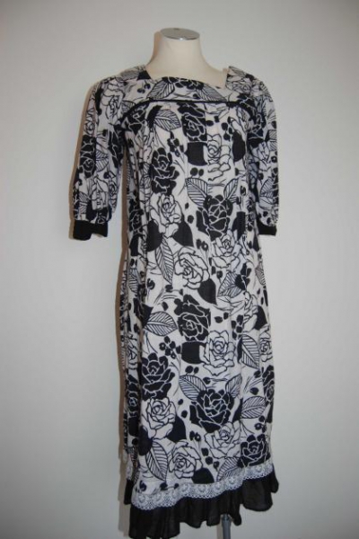 Schwarz/weisses   Blümchen  Flower-Power Midikleid Trendi