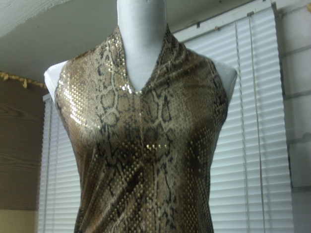 *** Neckholder ~ Partytop ~ Pailetten ***