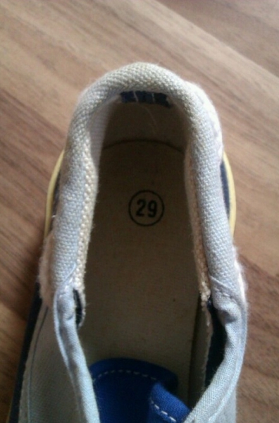 blaue Schuhe