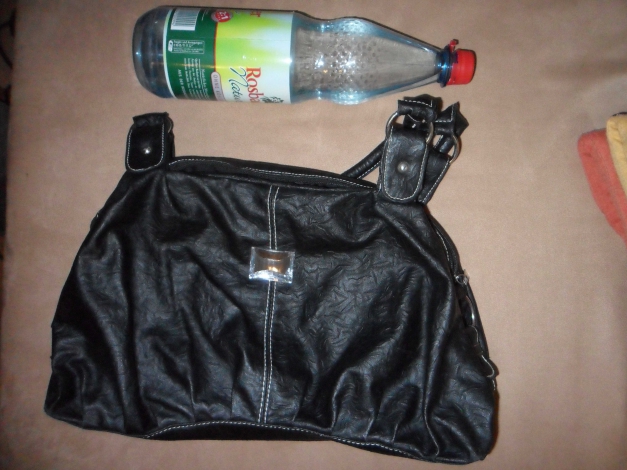 schwarze Handtasche