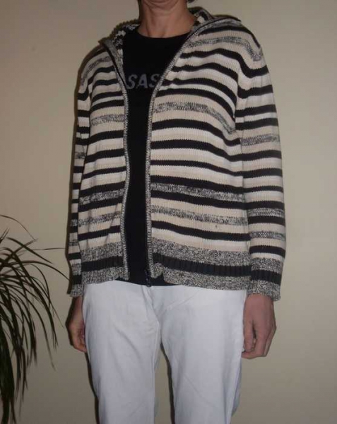 schwarz/ weiß gestreifte strickjacke