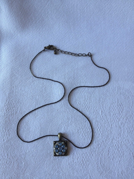 Schöne Kette in Altgold mit süßem Anhänger