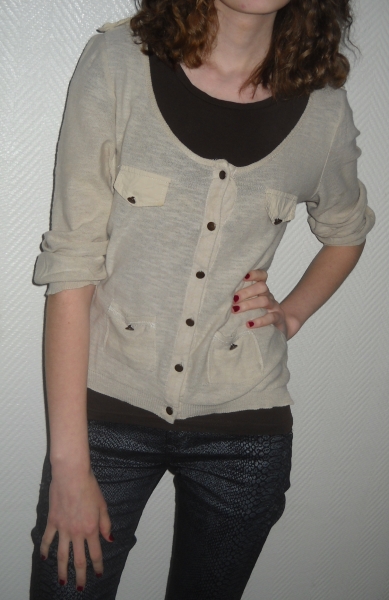 ZARA Cardigan Pullover Pulli Strick Jacke beige creme Nieten Studs Knöpfe S M L 36 38 40