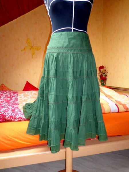 Zara trf Stufenrock grasgrün Glitzer