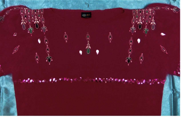 Pullover von Sixth Sense ( C&A ) mit Applikationen / Glitzerplättchen - lilarot - Größe 44/46