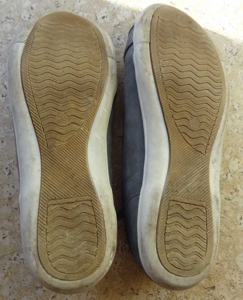 Graue Halbschuhe mit Reißverschluss Gr. 39