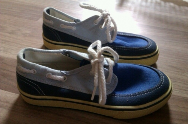 blaue Schuhe