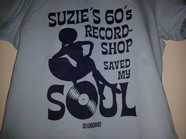 Blaues T-Shirt mit Spruch