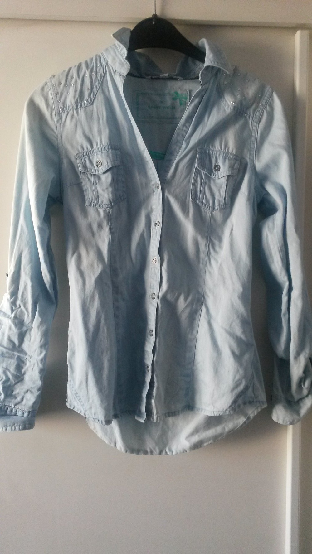 Hellblaues Jeans Hemd mit Glitzersteine