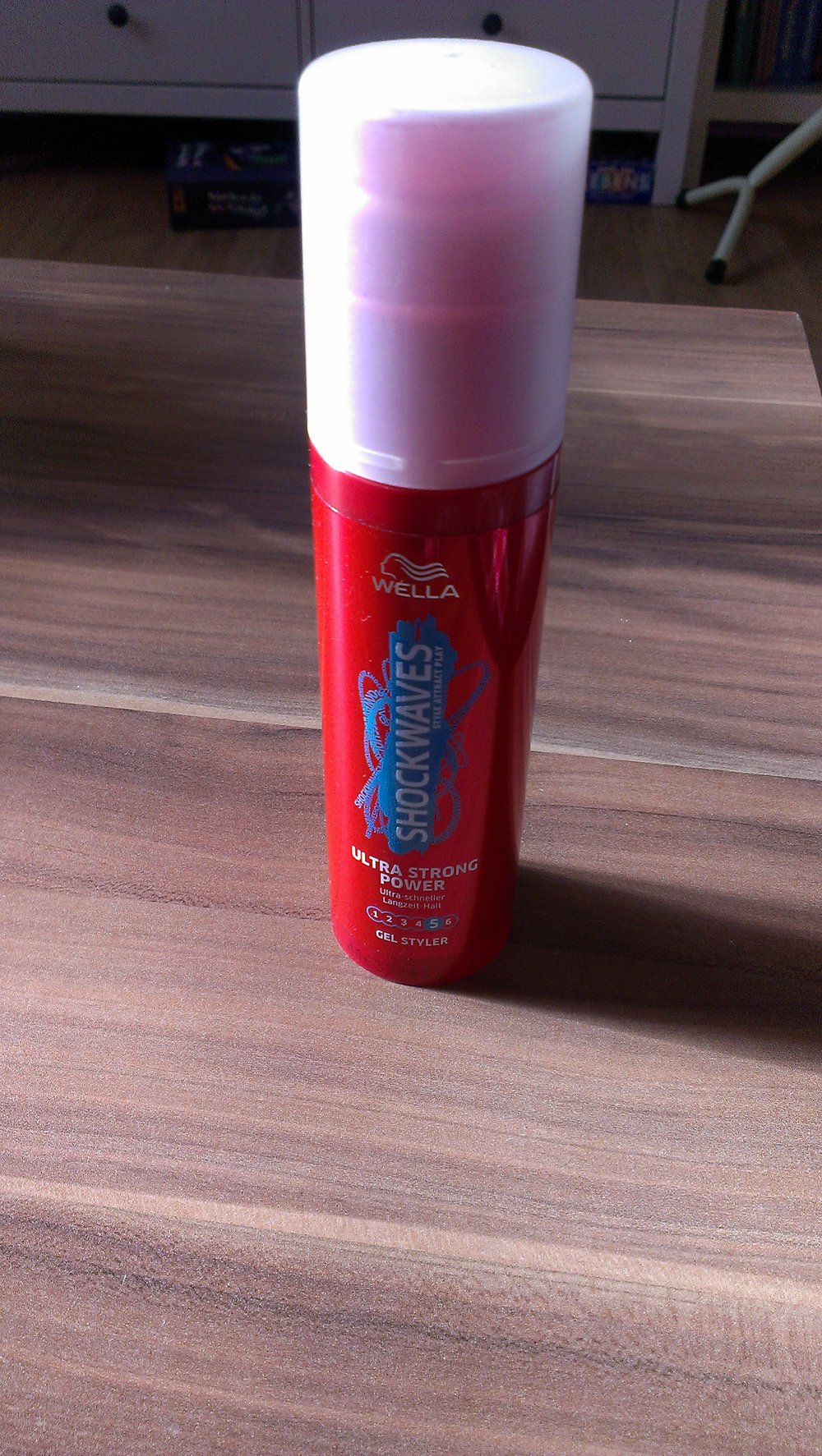 Wella Shockwaves Gel Styler Ultra Strong Power