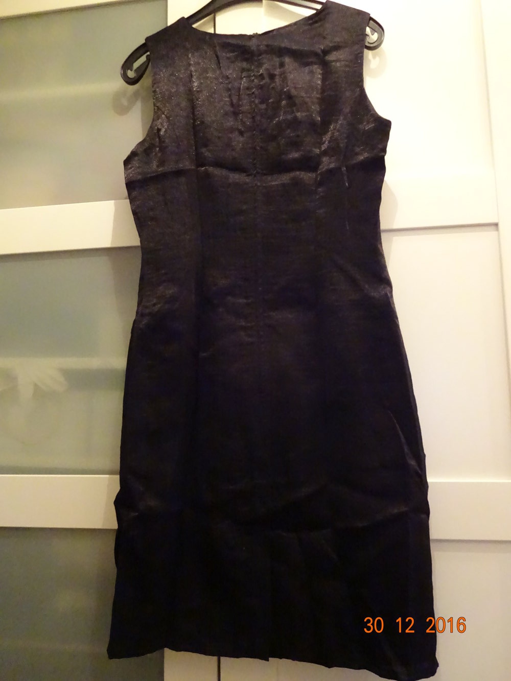 schimmerndes kleines Schwarzes