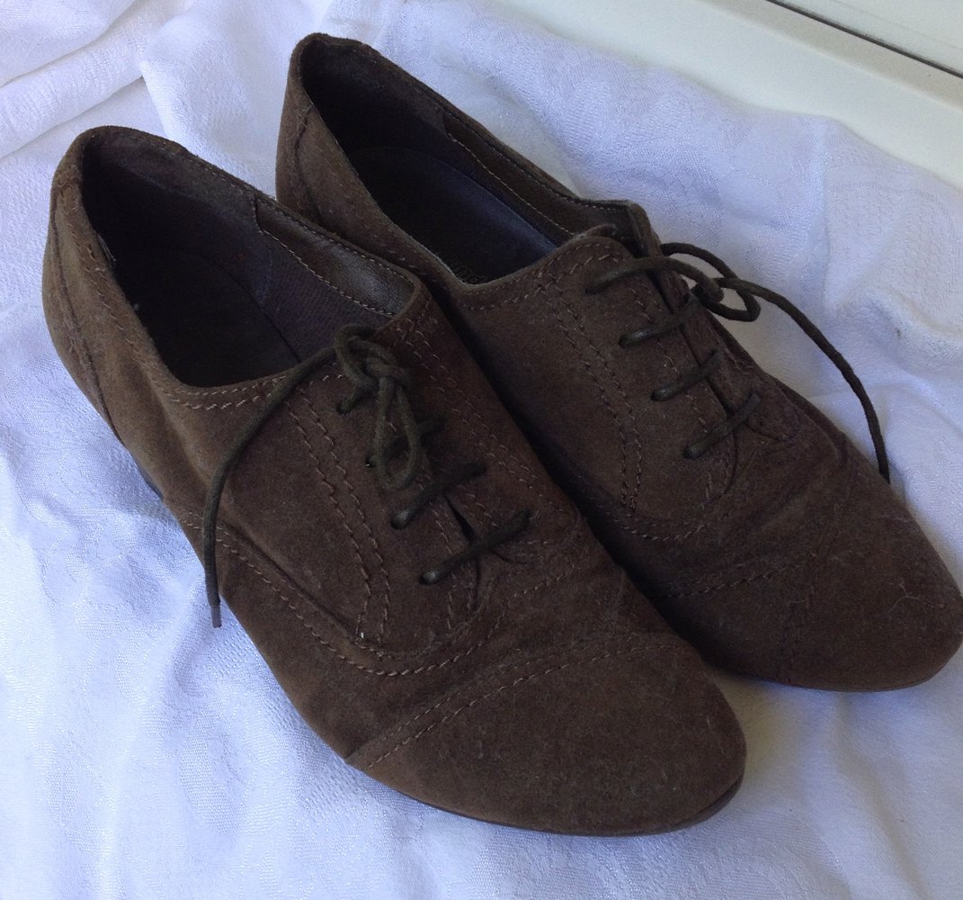 Wunderschöne Absatzschuhe zum Schnüren