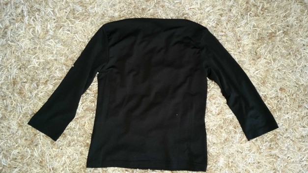 Schwarzes Oberteil mit 3/4 Arm