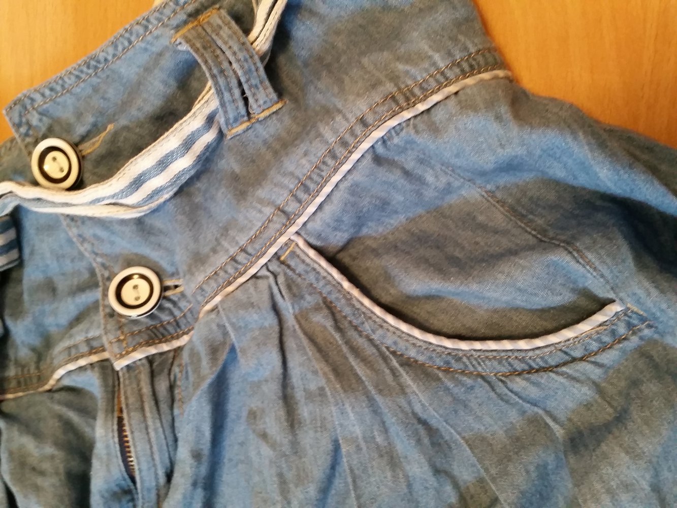 Schöner Sommer Minirock in Jeans Optik mit Taschen und Schleife / Gürtel in Gr. S 