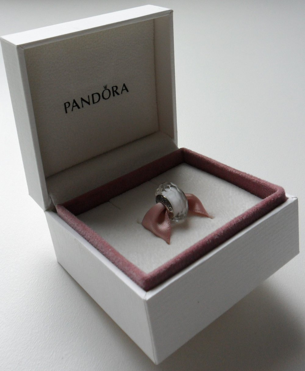 PANDORA Charm, Facetten Weiß