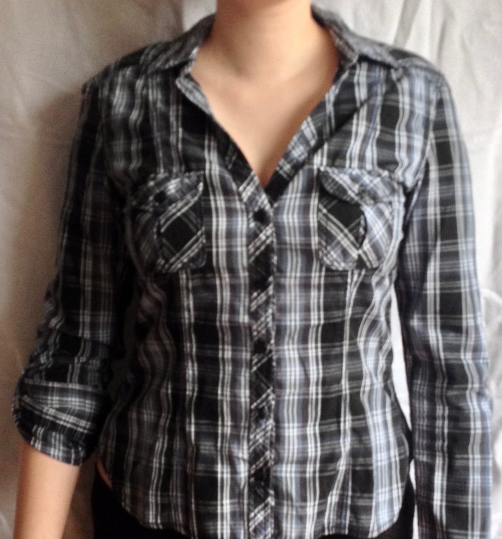 Schöne Bluse mit Karomuster von H&M Divided