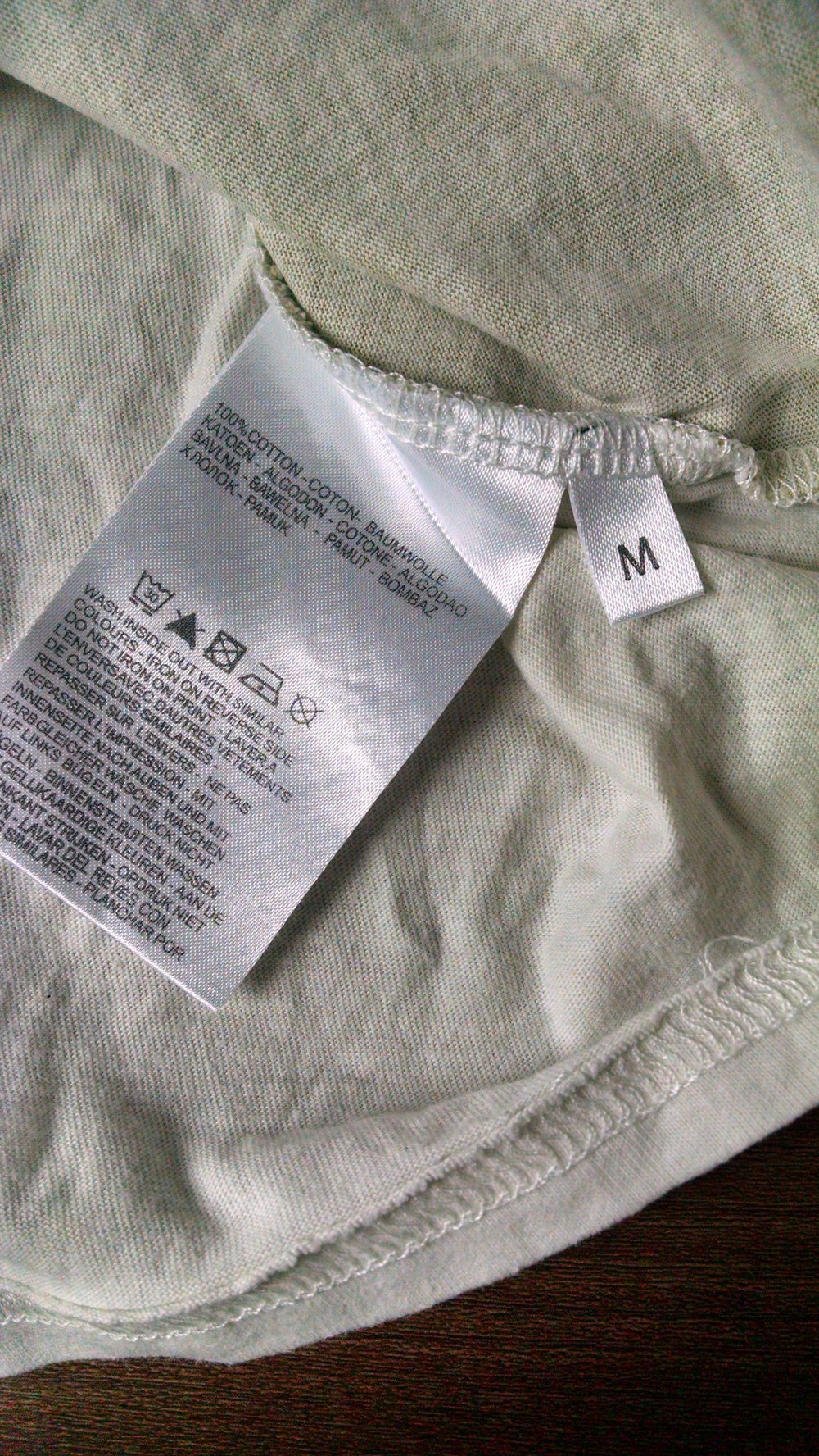 Tolles Schmetterlingshirt mit Rückenausschnitt